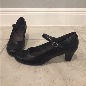 Black business heels. A2 by Aerosoles. Size 8.5